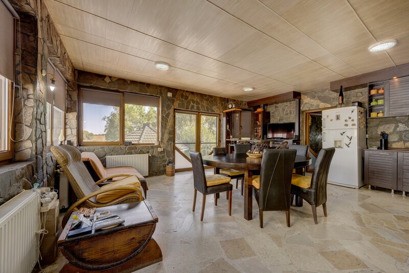 Corbeanca, Laguna Albastra