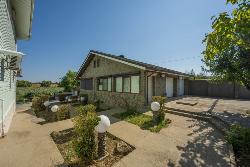 Corbeanca, Laguna Albastra